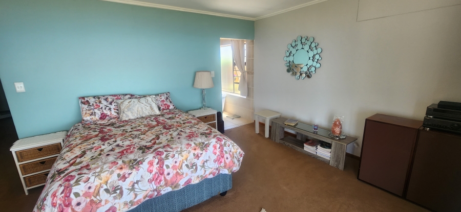 6 Bedroom Property for Sale in Da Nova Western Cape